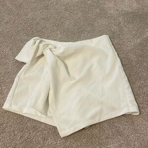 Plains & Prints off-white size S tie skort